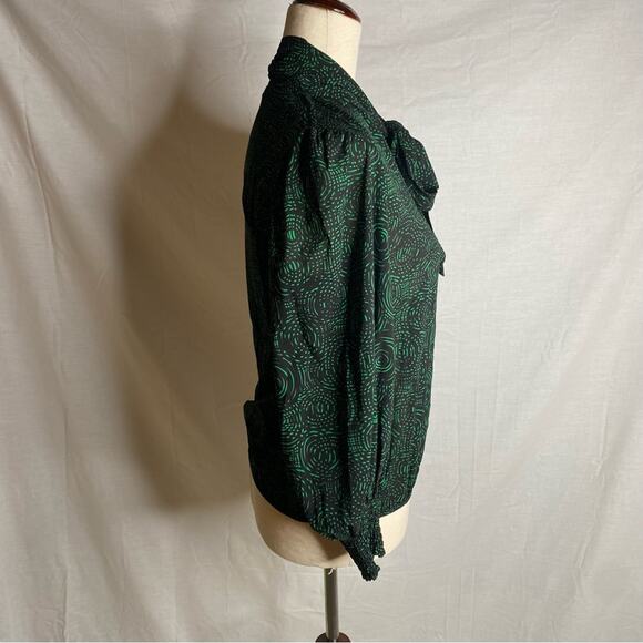 Alice + Olivia silk blend blouse tie neck bow long sleeve printed smocked - Picture 3 of 6